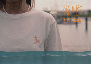 SISTERS OF THE TIDES - EINE ODE AUF DAS FEMALE SURFING VON HANS HENNING